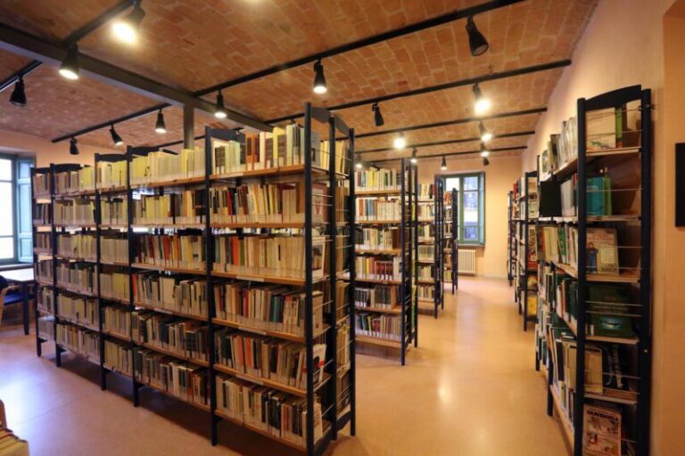 Biblioteca-Cesare-Pavese-©Murialdo_13-e1669656343628.jpg